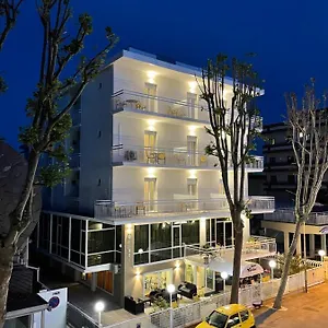 hotel-colibri-rivazzurra-di-rimini.emilia-romagnahotels.net/
